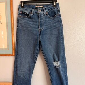 Levi’s Wedgie Straight Distressed Women's Jeans sz 27
